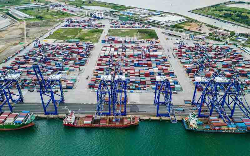  封关红利加速释放；海南港口首季量效齐增，航运枢纽地位巩固。 新闻 封关红利加速释放；海南港口首季量效齐增，航运枢纽地位巩固。 新闻 封关红利加速释放；海南港口首季量效齐增，航运枢纽地位巩固。 新闻