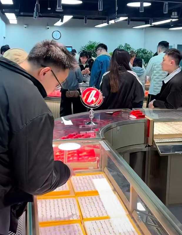  拒绝盲目抄底：金价震荡并非入场信号。 股票财经 拒绝盲目抄底：金价震荡并非入场信号。 股票财经