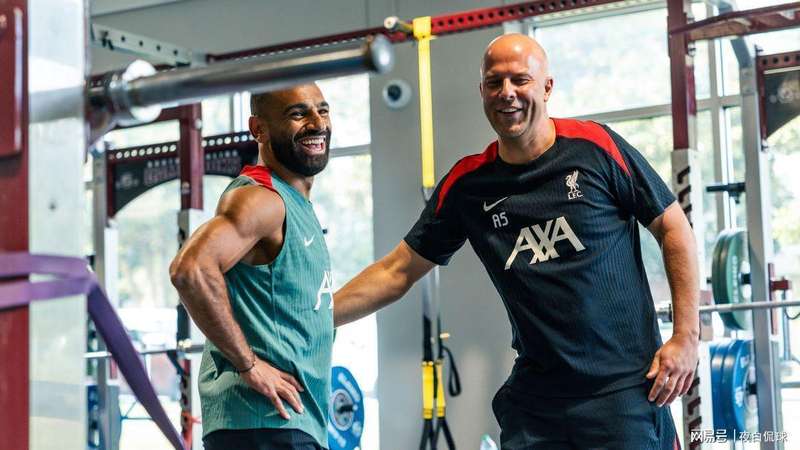  【深度解析】萨拉赫离队后利物浦进攻体系重构：斯洛特的战术破局之道 体育新闻