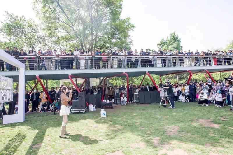  技术赋能下的文化传承：唐磊与《丁香花》二十年音乐生态演进 文化旅游