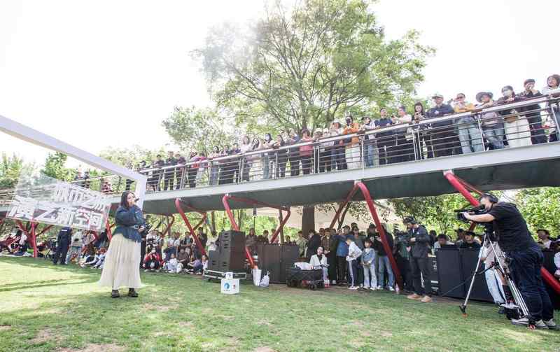  技术赋能下的文化传承：唐磊与《丁香花》二十年音乐生态演进 文化旅游