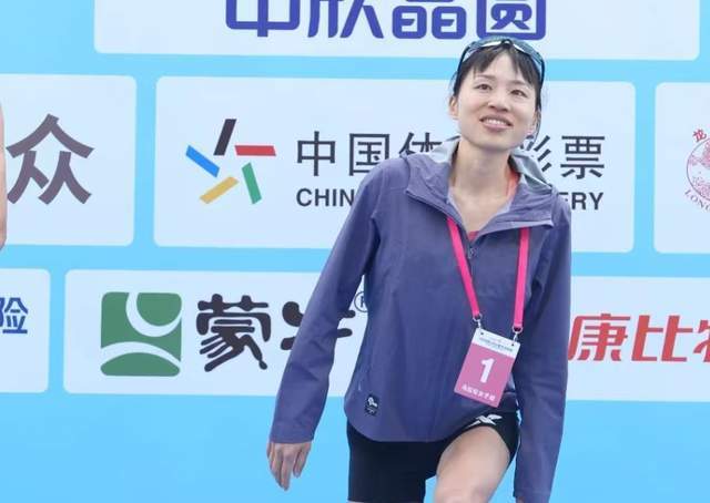  从白衣天使到跑圈顶流：张水华代言风波背后的团队困局与破局之道 体育新闻