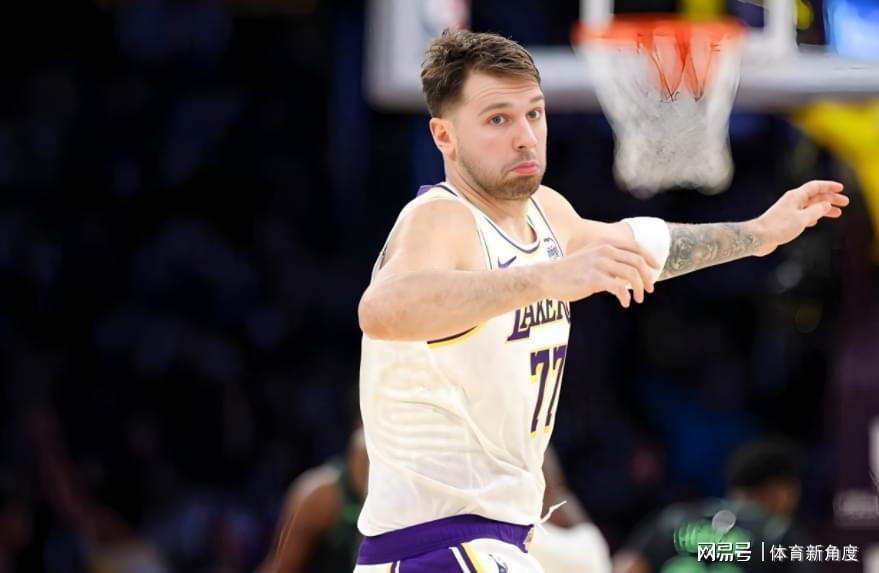 东契奇欧洲治伤背后：干细胞技术成胜负手，湖人医疗体系遭信任危机 体育新闻